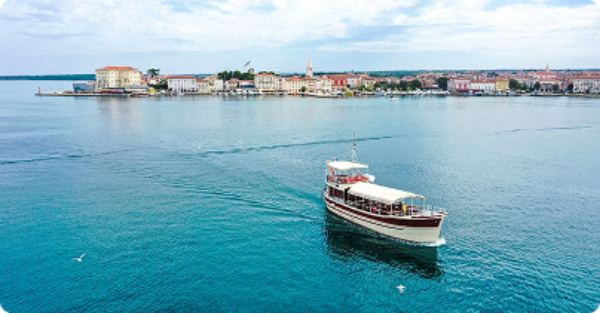 Coastal boat escapes